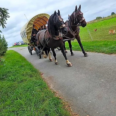 Regenbogenhof Rudelswalde Отель 2*
