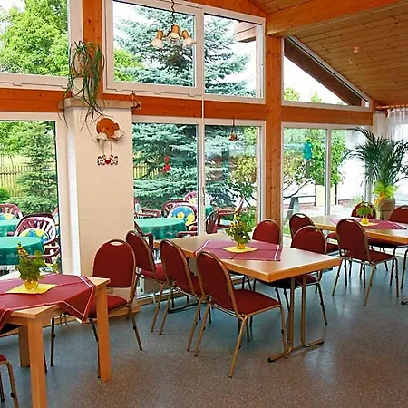 Отель Regenbogenhof Rudelswalde 2*