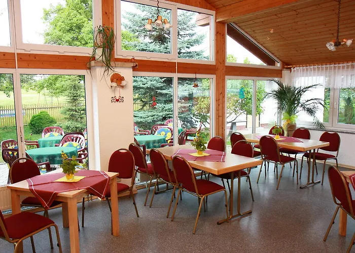 Hotel Regenbogenhof Rudelswalde 2*